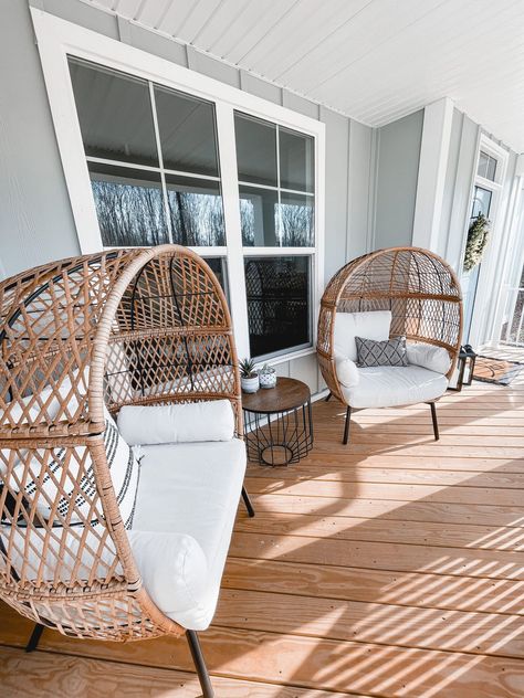 Cute Outdoor Chairs, Outdoor Patio Ideas Egg Chair, Egg Chair On Deck, Patio Egg Chair Outdoor Spaces, Egg Chair Balcony Ideas, Egg Chairs On Front Porch, Egg Chair On Balcony, Egg Chair Outdoor Decor, Wicker Egg Chair Patio