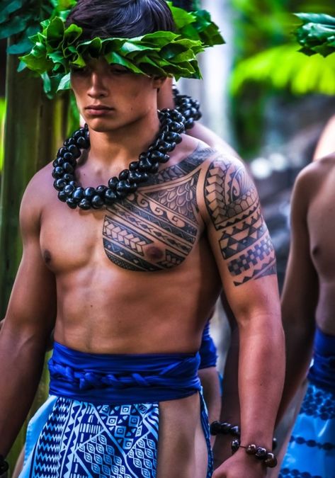 Hawaiian Inspired Tattoos, Forearm Tattoo Designs, Maui Tattoo, Polynesian Tattoo Sleeve, Hawaii Tattoos, Polynesian Men, Hawaiian Men, Polynesian Tattoo Designs, Maori Tattoo Designs