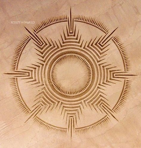 Land art - Geometric Drawing in the Sand by Jon Foreman Gvf Aesthetic, Drawing In The Sand, Fairy Oak, Jon Foreman, Geometric Line Tattoo, Jagua Henna, Sun Mandala, Tattoo Chest, Sun Drawing