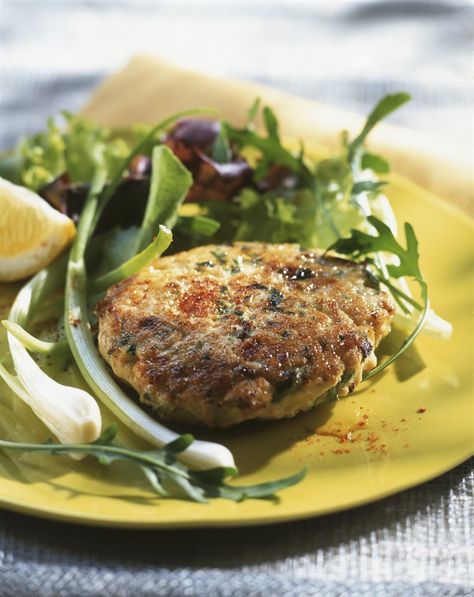 6 ricette light per cene che saziano (e non ingrassano) Alaskan Food, Tuna Fish Cakes, Cena Light, Easy To Cook Meals, Patties Recipe, Scallop Recipes, Pasta Salad Italian, Sandwiches For Lunch, Healthy Mom