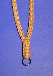 Stormdrane's Blog: Neck lanyard with a safety break-away Hemp Lanyard Diy, How To Make A Macrame Lanyard, Lanyard Design Ideas Diy, Macrame Lanyard Pattern, Macrame Lanyard Tutorial, Paracord Lanyard Diy Tutorials, Macrame Lanyard Diy, Paracord Neck Lanyard, Lanyards Diy