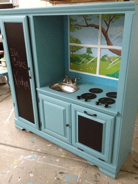 Transformed old entertainment center into Kids Kitchen Set! We love this idea, great #upcycle use of an #old entertainment center. #DIY Kids Kitchen Set, Dresser Entertainment Center, Diy Kids Kitchen, Old Entertainment Centers, Diy Kids Furniture, Kitchen Sets For Kids, Play Kitchens, Kids Play Kitchen, Entertainment Center Kitchen