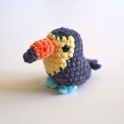 Taki the Toucan · Free Amigurumi Crochet Pattern - Sweet Softies Easy Bird Crochet Pattern Free, Sweet Softies Crochet, Crochet Mini Amigurumi Free Pattern, Crochet Bird Patterns Free, Bird Crochet Pattern Free, Crochet Mini Animals, Mini Amigurumi Free Pattern, Mini Crochet Ideas, Mini Crochet Animals