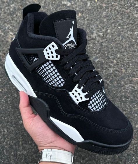 Nike Shoes Women Fashion, Jordan 4 White, Pretty Sneakers, Jordan Retro 4, Nike Fashion Shoes, Preppy Shoes, Kicks Shoes, Pretty Shoes Sneakers, Jordan Shoes Retro