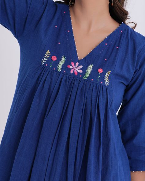 Simple Dress Embroidery Designs, Hand Sleeves Design, Hand Embroidery Kurti, Embroidery Dress Designs, Blue Embroidered Dress, Cotton Craft, Simple Frocks, Midnight Blue Color, Hand Embroidery Dress