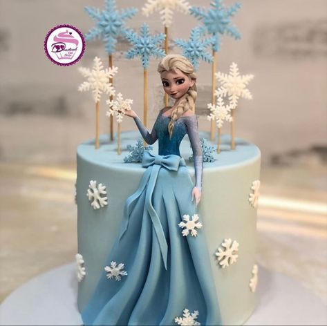 1 Tier Frozen Birthday Cake, Simple Elsa Birthday Cake, Elsa Themed Cake, Simple Elsa Cake, Birthday Cake Frozen Theme, Simple Frozen Birthday Cake, Elsa Cake Ideas, Cake Frozen Theme, Elsa Cake Design