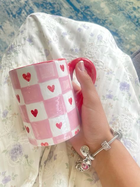 Anniversary Pottery Painting, Diy Mug Designs Paint, Colour Me Mine Ideas Pottery, Aesthetic Mug Painting, Cup Pottery Painting Ideas, Pottery Painting Inspo Mug, Preppy Pottery, Paint Mug Ideas, Color Me Mine Ideas Mugs