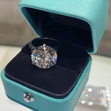 Stunning 10+ carats D/IF Diamond Ring from Tiffany💎❤️ 🎥 @pleasereturntocesar . . . #tiffany #ring #engagementring #diamonds #diamondring… Cartier Luxury Diamond Ring Gift, Tiffany Engagement Ring Tiffany & Co., Luxury Engagement Rings Tiffany & Co., Tiffany Engagement Ring Tiffany & Co. Tiffany & Co., Luxury Jewelry Diamond Tiffany & Co., Tiffany Diamond Ring, Tiffany Engagement Ring, Tiffany Rings, Tiffany Diamond