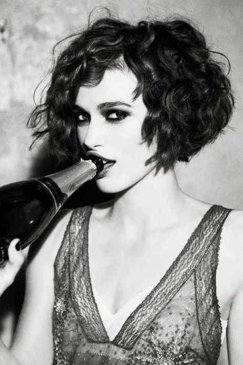 '20s hair- bob Disconnected Bob, Bob Riccio, Popular Short Hairstyles, Ellen Von Unwerth, Short Curly Haircuts, Hair Styles 2014, Keira Knightley, Short Curly Hair, Short Hair Cuts For Women