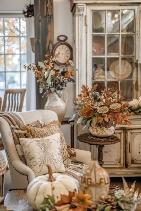 French Country Fall Decor, Fall Cottage Decor, Cottage Fall Decor, Cottagecore Inspiration, Cozy White Cottage, Fall Creations, Neutral Halloween, Autumn Cottage, Vintage Fall Decor