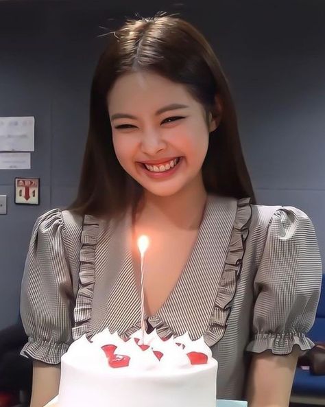 We Always Love You, Birthday Icon, Cute Quick Hairstyles, Birthday Posts, Happy Birthday To Us, Boy And Girl Best Friends, Jennie Kim Blackpink, Iphone Wallpaper Girly, Black Pink Instagram