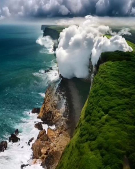 Switzerland | Nature | Clips on Instagram: "When you have no direction, come to me to see the clouds and the sea, I believe there will always be.🤍✨ . . . Follow @switzerlandviralclips Follow @switzerlandviralclips Does this sound interesting for you? - - Credit : 🎥 unknown -DM for credit/removal - #switzerland #schweiz #swiss #suisse #switzerlandwonderland #visitswitzerland #myswitzerland #inlovewithswitzerland #ig_switzerland #switzerland_vacations #swissxplorers #lifeofswitzerland #swissal 2160x3840 Wallpaper, Traditional Landscape, Beautiful Images Nature, Copyright Free, Beautiful Locations Nature, Beautiful Places Nature, Nature Gif, Beautiful Photos Of Nature, Cool Pictures Of Nature