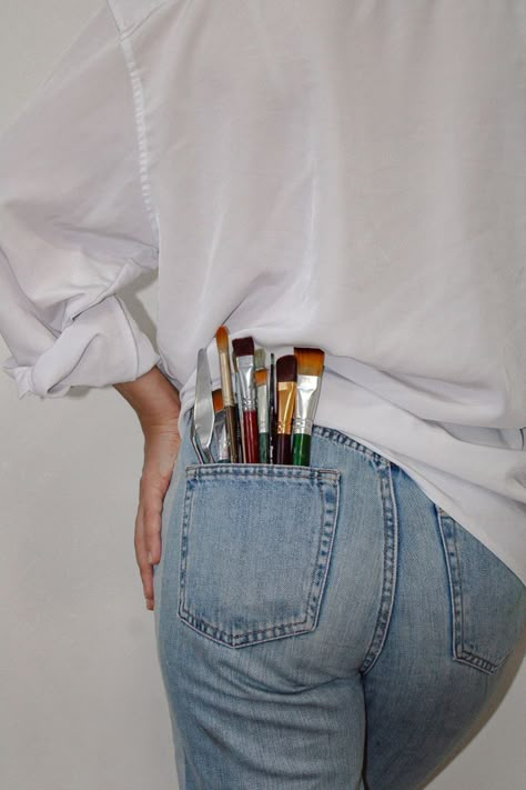 Paintbrush Photoshoot, Watercolor Artist Photoshoot, Photoshoot For Artist, Art Studio Photoshoot, Art Photo Shoot, Painter Photography, Artist Photoshoot, Art Photoshoot, Art Essentials