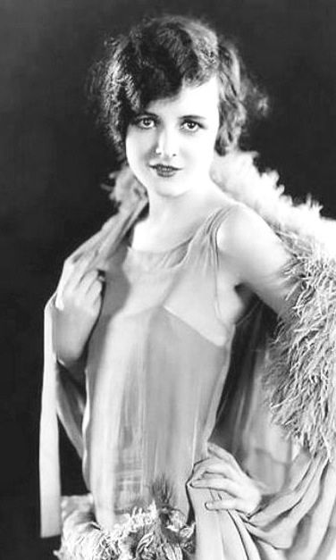 Mary Astor Style Année 20, Mary Astor, Stars D'hollywood, Glamour Vintage, Silent Movie, Roaring Twenties, Silent Film, Vintage Glamour, Vintage Hollywood