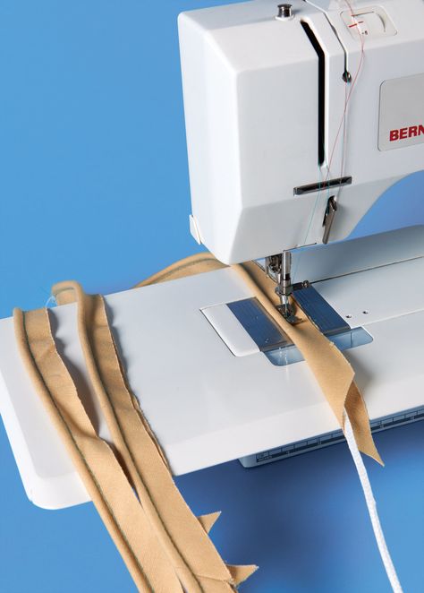 There’s no need to buy ready-made piping when you can make your own covered piping to match or coordinate with your projects. Sew Piping, Piping Tutorial, Sewing Piping, Threads Magazine, Reupholster Furniture, Upholstery Diy, Sew Ins, Sewing Skills, Furniture Upholstery