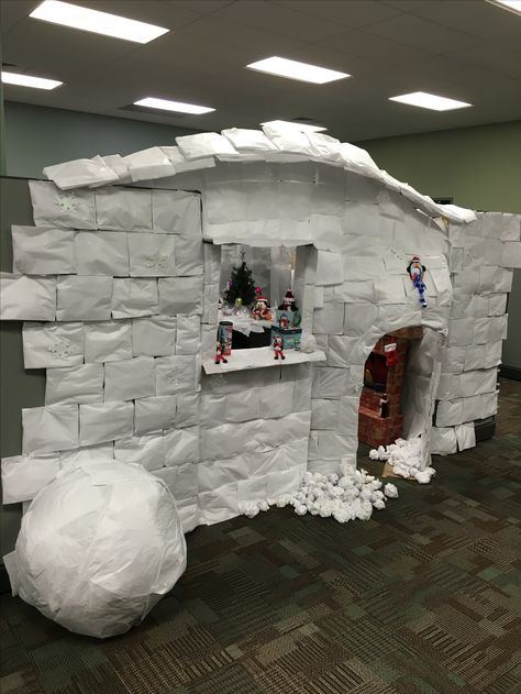 Cubicle Decoration Igloo Igloo Cubicle, Christmas Cube Decorations, Office Christmas Decorations Contest, Christmas Cubicle Decorations, Cubicle Decor Office, Work Cubicle, Winter Wonderland Decorations, Door Decorating Contest, Colonial Christmas