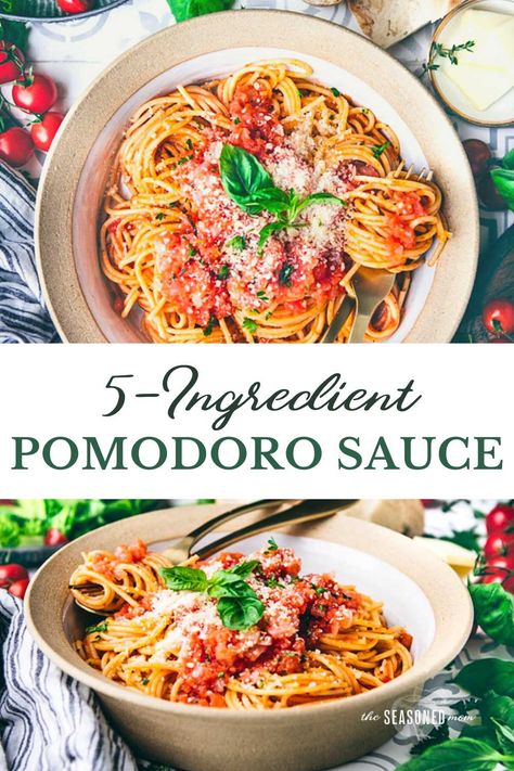 This quick and easy 5-ingredient pomodoro sauce is a simple, flavorful combination of sweet ripe tomatoes, herbs, garlic, onions, and olive oil. Toss the fresh tomato sauce with pasta and serve the light, healthy dish alongside a salad and garlic bread for your next family dinner. Homemade pasta pomodoro is like an Italian vacation -- in the comfort of your own kitchen! Olive Oil Sauce For Pasta, Oil Based Pasta Sauce, Simple Tomato Pasta Sauce, Easy Tomato Pasta Sauce, Pomodoro Sauce Recipe, Pomodoro Sauce, Creamy Garlic Pasta, Pasta Pomodoro, Recipes Veg