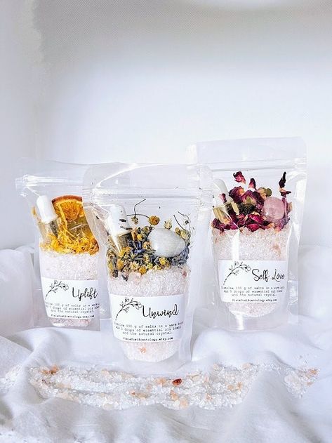 Bath Salt Packing Ideas, Epsom Salt For Bath, Essential Oils Gift Ideas, Diy Ritual Bath Salts, Milk Bath Packaging Ideas, Bath Salt Bar Display, Bath Sachets Diy, Bath Salt Display Ideas, Bath Salts Photography Ideas