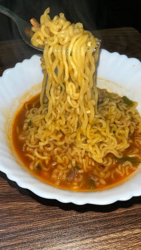 Shin Ramen Aesthetic, Shin Ramyun Aesthetic, Ramyun Aesthetic, Shin Ramyun Recipes, Shin Noodles, Shin Ramen, Healthy Bento Lunches, Shin Ramyun, Food Receipt