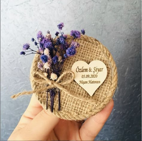 Paper Flower Art, Jute Crafts, Handmade Christmas Crafts, Wedding Crafts Diy, Jw Gifts, Burlap Crafts, Crochet Decoration, Crochet Flower Tutorial, Flower Diy Crafts