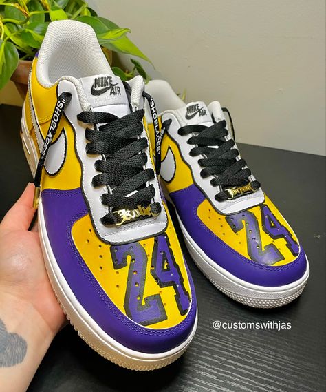 Painted Converse, Nike Air Force 1 Custom, Nike Sneakers Women, Air Force 1 Custom, Custom Air Force 1, Luxury Sneakers, Vans High Top Sneaker, Vans Sk8, Shoe Art