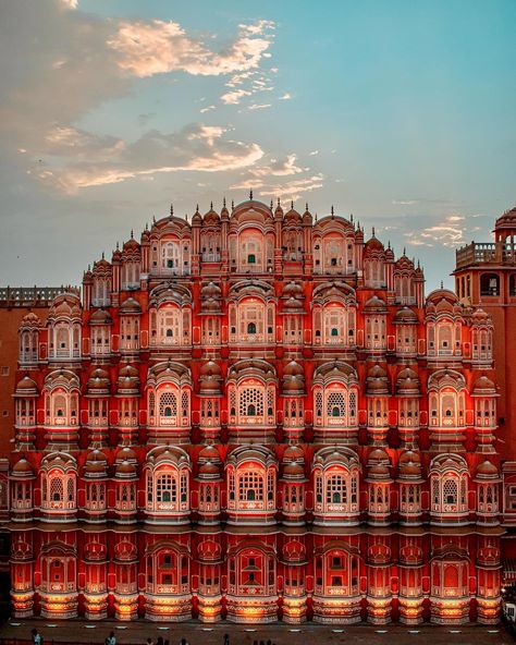 Hawa Mahal, Jaipur, Rajasthan 🇮🇳 . . . #HawaMahal #Jaipur #Rajasthan #India #PinkCity #IndianArchitecture #Travel #Instatravel #Travelgram #Wanderlust #TravelPhotography #TravelBlogger #TravelAddict #Monument #RoyalPalace #History #Culture #TouristAttraction #MustVisit #IncredibleIndia #VisitIndia History Of Rajasthan, Hawamahal Jaipur, Hawa Mahal Jaipur, Hawa Mahal, Visit India, Indian Architecture, Rajasthan India, Jaipur Rajasthan, Royal Palace