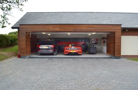 Triple Garage, Modern Carport, Contemporary Garage, Garage Extension, Garage Plans Detached, Carport Ideas, Car Ports, Carport Plans, Modern Garage Doors