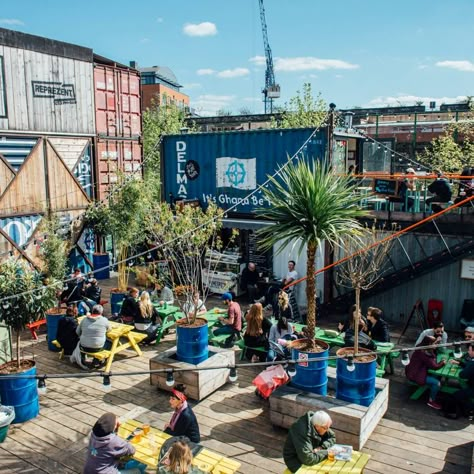 Shipping Container Design, Container Restaurant, Summer View, Outdoor Restaurant Design, Container Bar, Food Park, Things To Do Today, Best Rooftop Bars, Container Architecture