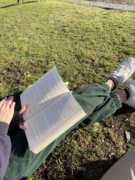 Reading On Grass Aesthetic, Sitting In Grass Aesthetic, Reading In The Park, September Moodboard, 2024 Moodboard, Reading Spot, College Park, March 2024, Aesthetic Pics