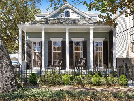 Elegant, spacious Uptown camelback asks $1.185M Southern Style Homes, Creole Cottage, Shotgun House, Small Cottage Homes, Cottage Exterior, New Orleans Homes, Custom Pools, Cottage House Plans, House Flooring