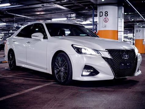 Crown Toyota, Crown Car, Cars Jeep, Toyota Crown, Dream Cars Jeep, Lexus Cars, Design Aesthetic, Style Design, New Cars