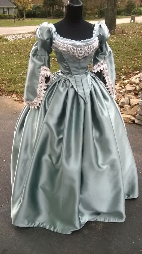 Simple Royal Dress, 18th Century Dress Simple, 1500s Dresses Royal, 1862 Dress, Medieval Royal Dress, 1500s Dress, Victorian Prom Dress, 1900s Dress, Medieval Wedding Dress