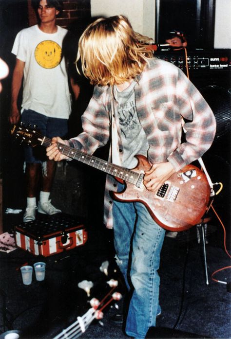 Kurt Cobain Kurt Cobain Style, Kurt Cobain Photos, Kurt And Courtney, Frances Bean Cobain, Donald Cobain, Krist Novoselić, Nirvana Kurt Cobain, Nirvana Kurt, Grunge Band