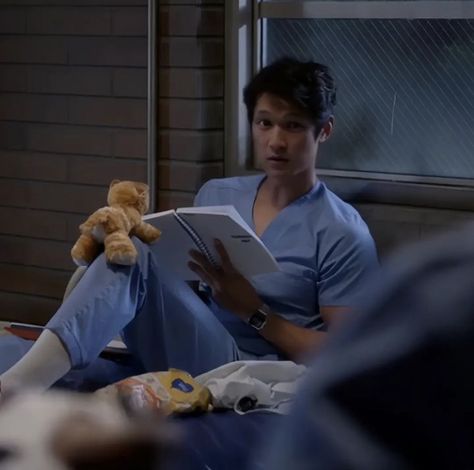 harry shum jr as benson kwan in greys anatomy Mike Chang, Harry Shum Jr, Harry Shum, Shadowhunters Malec, Fav Celebrities, Grey's Anatomy, Shadowhunters, Glee, Greys Anatomy