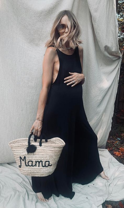 Bump Style Spring, Mum Life, Maternity Dresses Summer, Pretty Pregnant, Pregnancy Style, Number Three, Pregnancy Looks, Summer Pregnancy, Bump Style