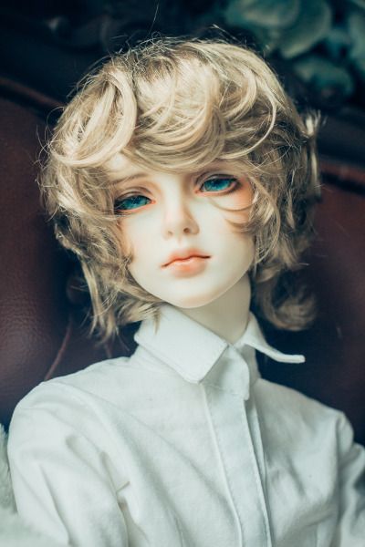 Bjd, with beautiful ocean eyes. The hair is perfect color too, perfect merman... Porcelain Doll Aesthetic, Doll Realistic, Ball Jointed Doll, Kawaii Doll, Realistic Dolls, Male Doll, Jointed Dolls, Smart Doll, Porcelain Doll