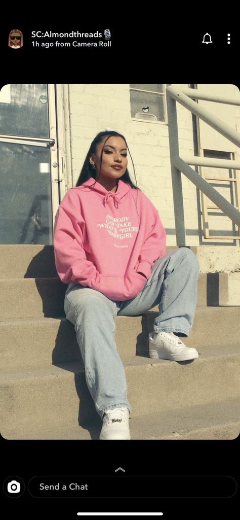 Neon Green Rave Outfit, Latinx Aesthetic, Pink Sweatshirt Outfit, Pink Hoodie Outfit, Chicana Style Outfits, Rose Outfit, Latina Aesthetic, Chicana Style, Chica Cool