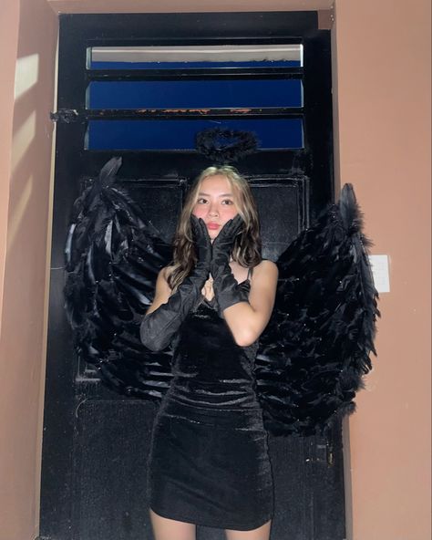 Halloween 2022, dark angel Dark Carnival Aesthetic Outfits, Black Angel Costume Makeup, Dark Angel Costume Makeup, Dark Fairy Costume Halloween, Dark Angel Costume Halloween, Black Devil Costume, Dark Angel Halloween, Dark Angel Halloween Costume, Dark Angel Makeup