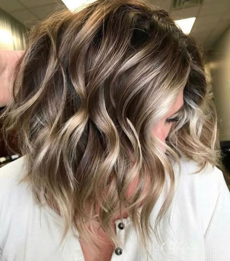 Blonde Balayage Lob with Lowlights Fall Balayage Hair, Partial Blonde Highlights, Warm Blonde Highlights, Brunette With Blonde Highlights, Chunky Blonde Highlights, Fall Balayage, Balayage Lob, Warm Brown Hair, Balayage Hair Color