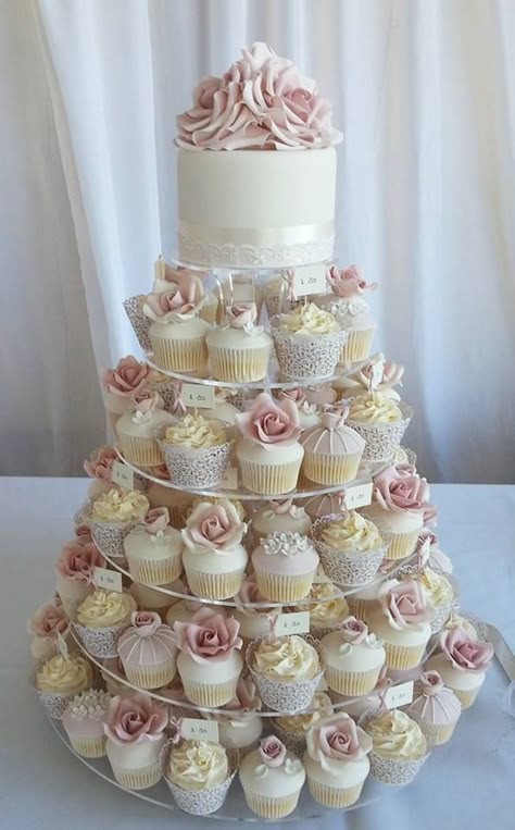 Wedding Cake With Cupcakes, Cake With Cupcakes, Vintage Pasta, Cupcake Towers, Cupcake Wedding, Pretty Cupcakes, Cake Mini, Winter Wedding Cake, Summer Garden Wedding