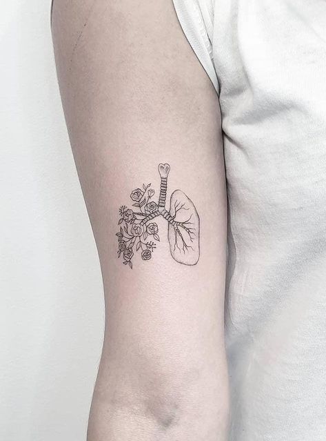 Lung Tattoos For Women, Anatomical Tattoos For Women, Fine Line Lung Tattoos, Floral Lung Tattoo, Anatomical Lung Tattoo With Flowers, Anatomical Lungs Tattoo, Medical Tattoo Sleeve Ideas, Lungs Flowers Tattoo, Tattoos For Asthma