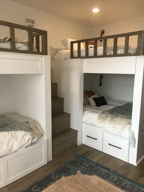 4 Bunk Beds Corner Bunk Beds With Stairs, Modern Corner Bunk Beds, 4bunk Beds, Multiple Bunkbeds In A Room, 4 Beds Small Room, Bunk Bed Corner Ideas, Best Bunk Beds For Kids, 4 Bunk Beds Built Ins Corner, 4 Beds In One Room Small Spaces