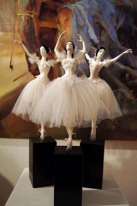 Ballet Doll, Ballerina Ornaments, Dancing Dolls, Ballet Poses, Ballerina Doll, Ballet Art, Little Ballerina, Ballet Fashion, Porcelain Art