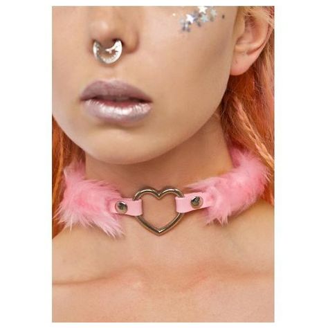 Rosey Heart O-Ring Choker ❤ liked on Polyvore featuring jewelry, heart jewelry, gothic jewelry, punk jewelry, punk rock jewelry and goth jewelry Fur Choker, Fur Necklace, Lookbook Photoshoot, Goth Things, Punk Rock Jewelry, Rad Clothes, O Ring Choker, Jewelry Gothic, Photoshoot Model