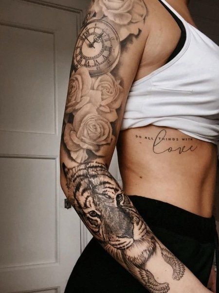 Tattoos Arm Mann, Vintage Flower Tattoo, Flower Tattoo Shoulder, Flower Tattoo Arm, Flower Tattoo Sleeve, Arm Sleeve Tattoos, Arm Tattoos For Women, Sleeve Tattoos For Women, Tattoo Sleeve Designs