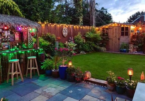 13 Tiki Garden Ideas for a Tropical Themed Backyard Design 20 Tiki Garden Ideas Backyards, Backyard Landscaping Tropical, Bali Backyard, Farmhouse Patio Ideas, Tiki Backyard, Tiki Bars Backyard, Tiki Bars Diy, Tikki Bar, Tiki Garden