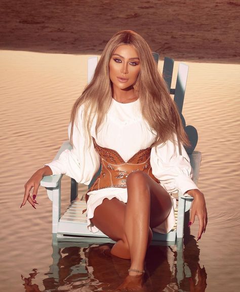 Maya Diab on Instagram: “In a #sunset state of mind 😍 #مايا_دياب #MayaDiab” Maya Diab, Insta Followers, Curly Wigs, Hair Humor, State Of Mind, Curly Blonde, Photo Poses, Pretty Woman, Trend Setter