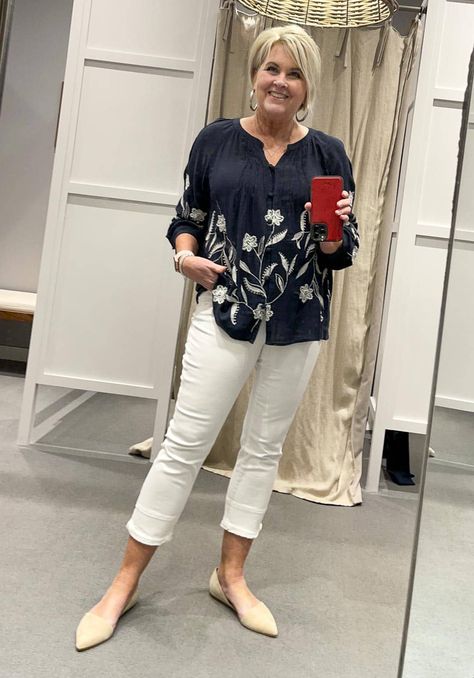 White Crop Jeans, Jeans With Fringe, Tania Stephens, 70 Outfits, White Floral Embroidery, 50 Is Not Old, Amazon Influencer, Cropped White Jeans, Casual Chic Outfits