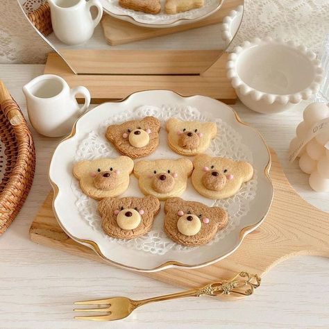 Bear Food, Cooking Icon, Cafe Vibes, Sweet Cafe, Bear Recipes, Kawaii Cooking, Bear Cookies, Bakery Desserts, Cute Cookies