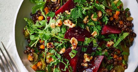 Puy lentil salad with beetroot & walnuts Puy Lentil Salad, Salad To Go, Meatless Dinners, Brown Rice Salad, French Lentils, Vegetarian Nutrition, Lentil Dishes, Nourishing Food, Micro Greens